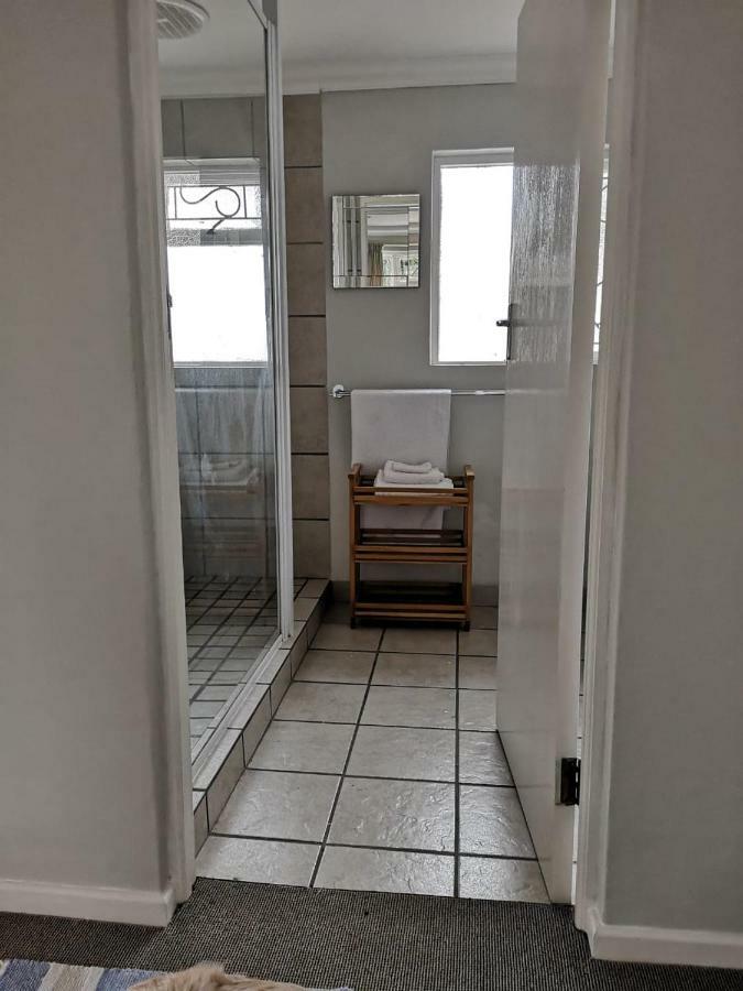 On Cloud 9 Apartment Херманус Екстериор снимка